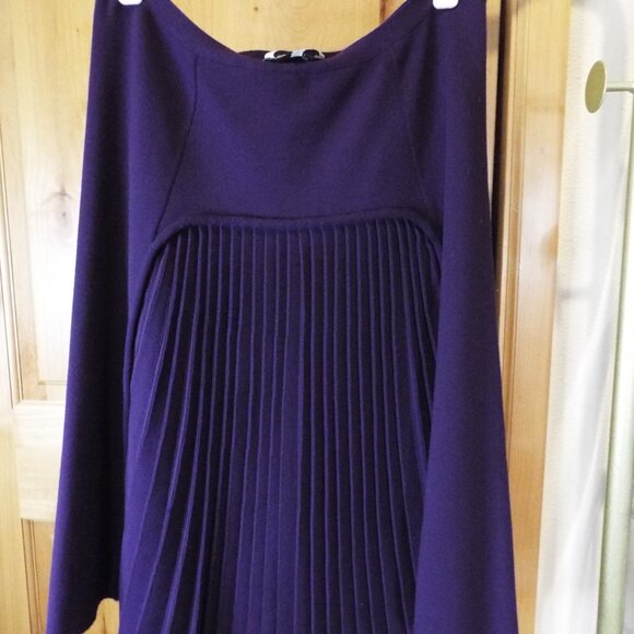 Yves Saint Laurent Pleated Skirt - Picture 2 of 4